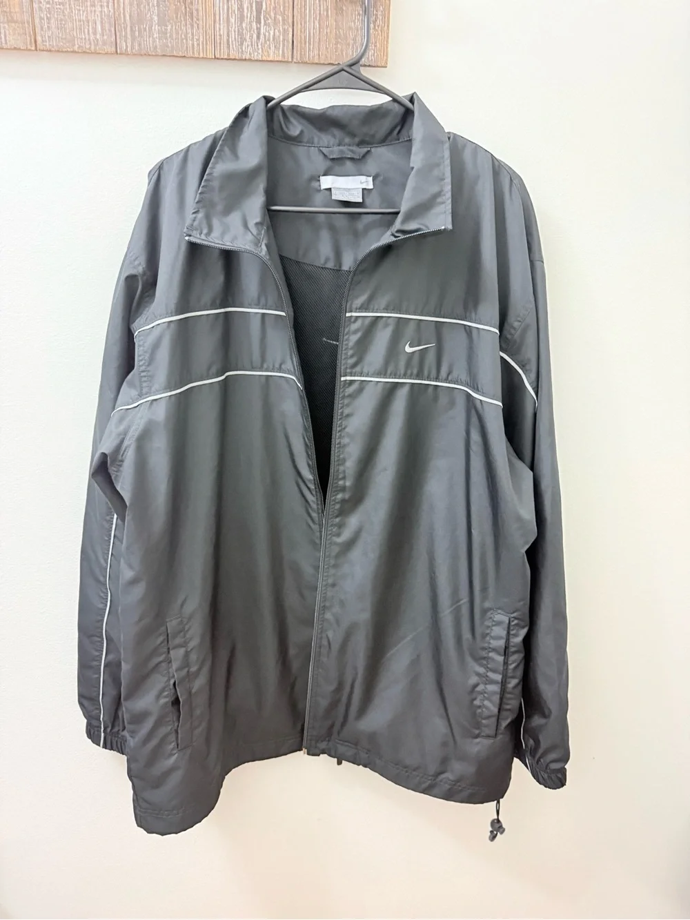 Nike Men's Full-Zip Lightweight Jacket